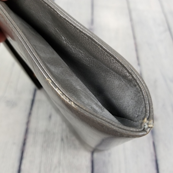 CORET | vintage flap close clutch purse - Picture 6 of 10